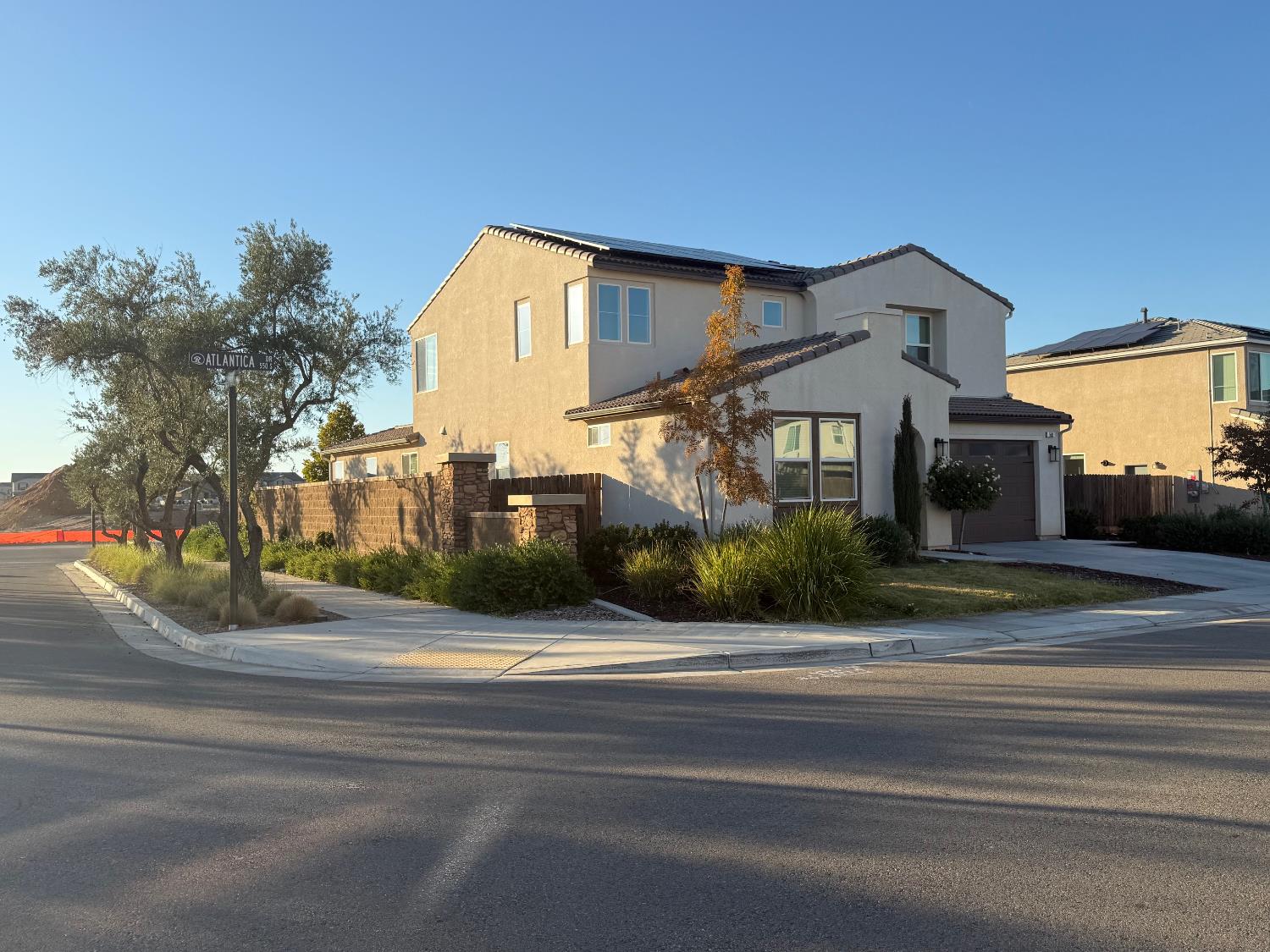 568 Atlantica Dr S, Madera, CA 93636