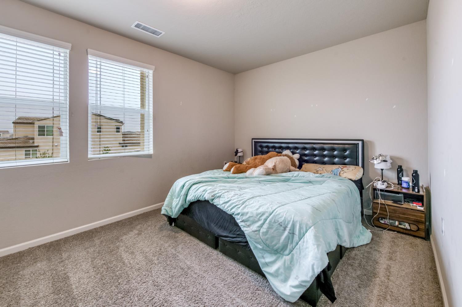 568 Atlantica Dr S, Madera, CA 93636