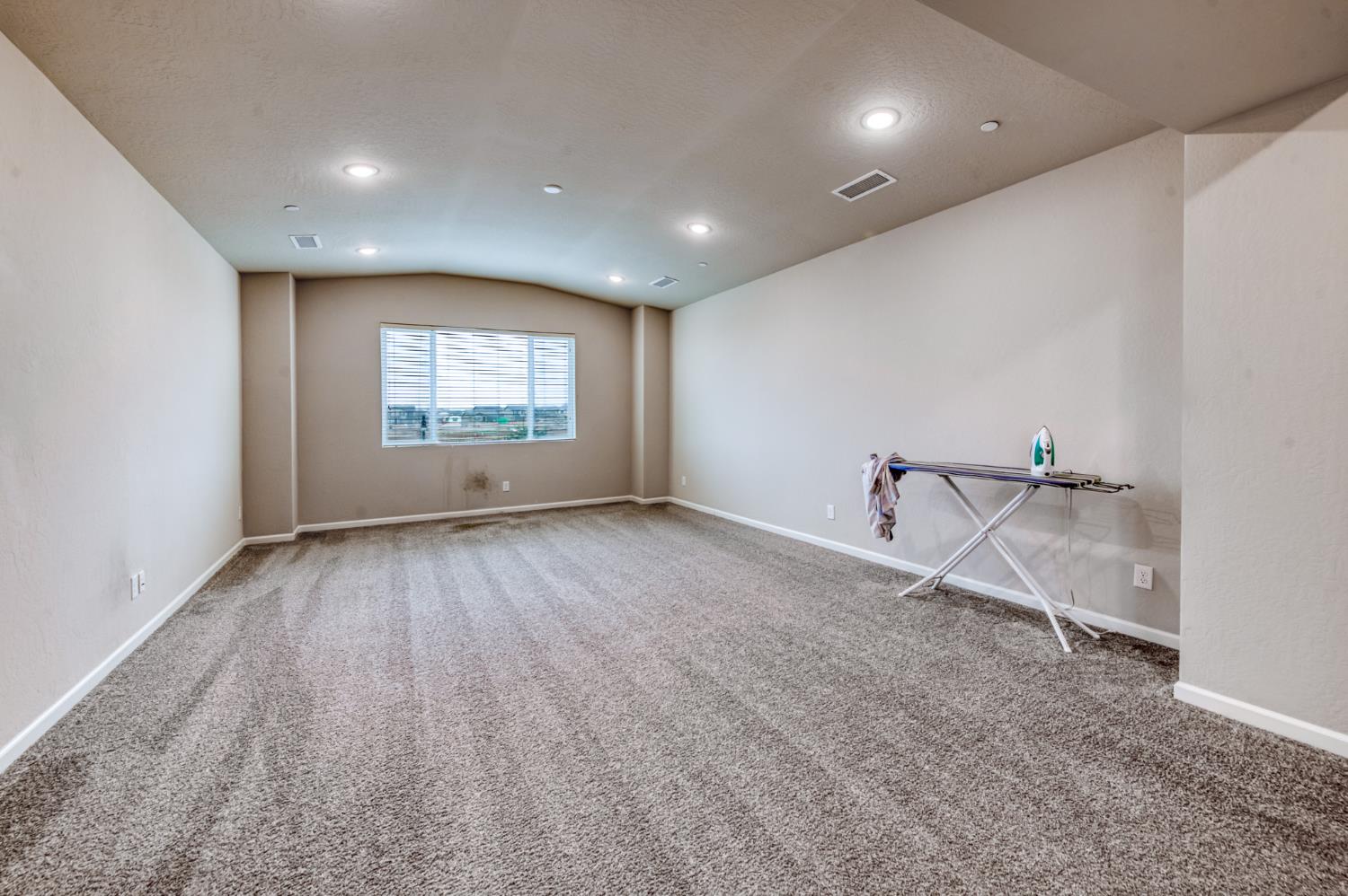 568 Atlantica Dr S, Madera, CA 93636