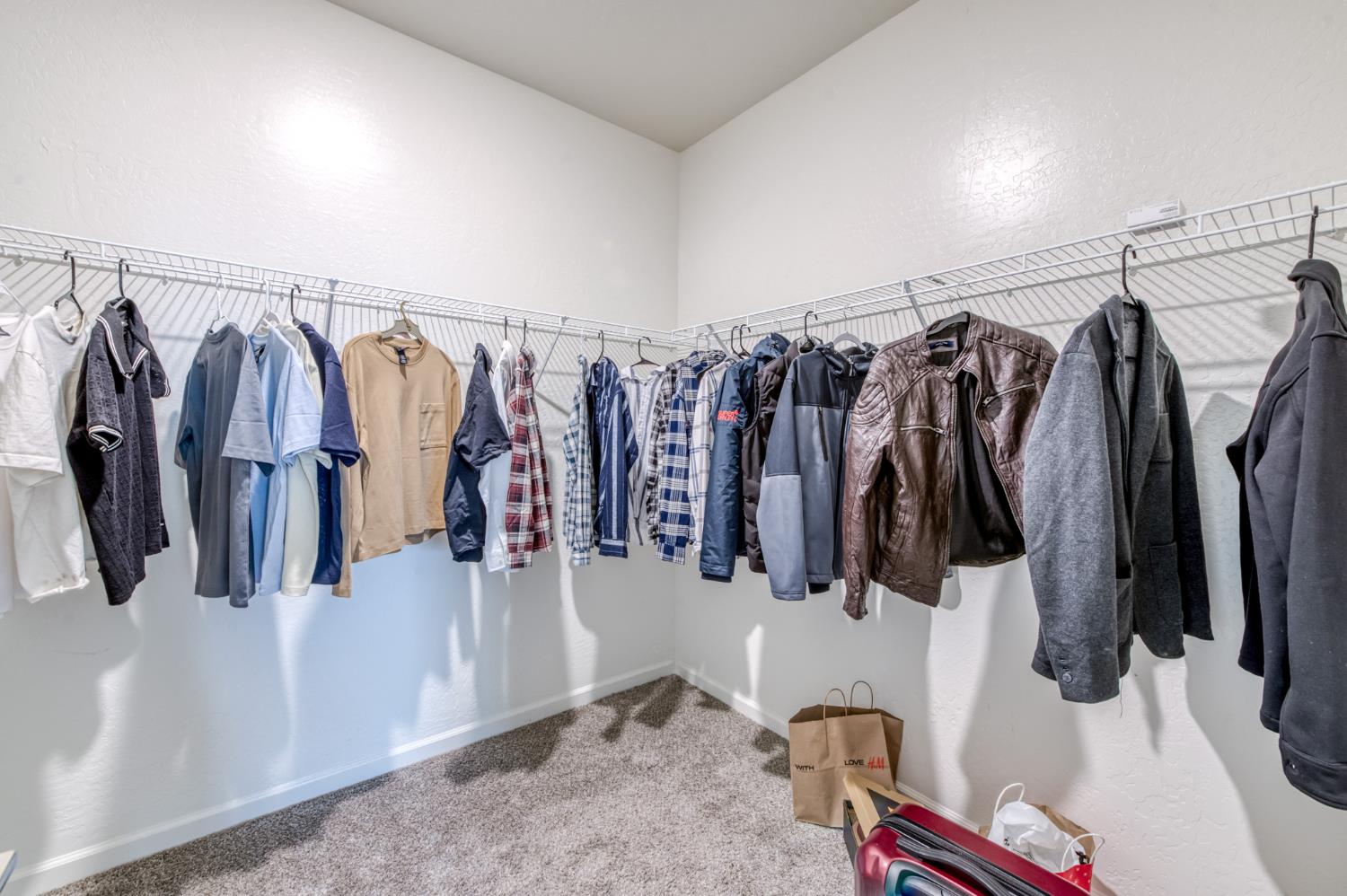 568 Atlantica Dr S, Madera, CA 93636