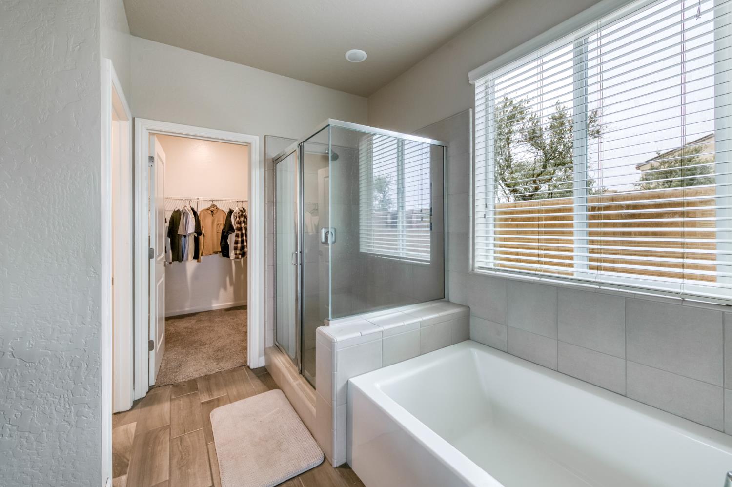 568 Atlantica Dr S, Madera, CA 93636