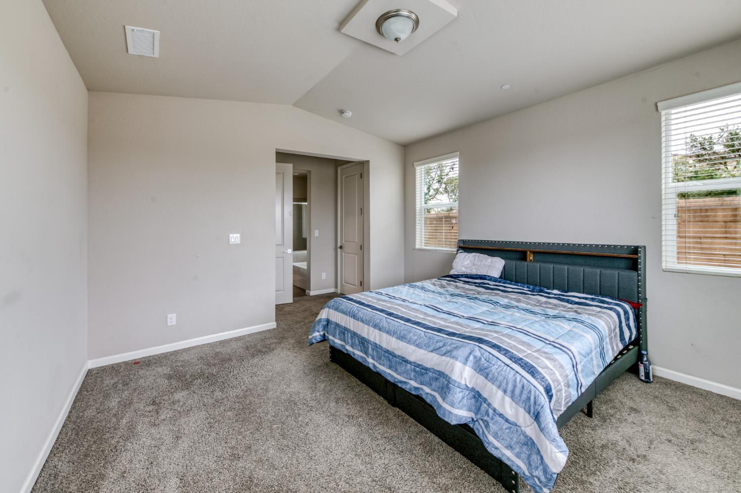 568 Atlantica Dr S, Madera, CA 93636