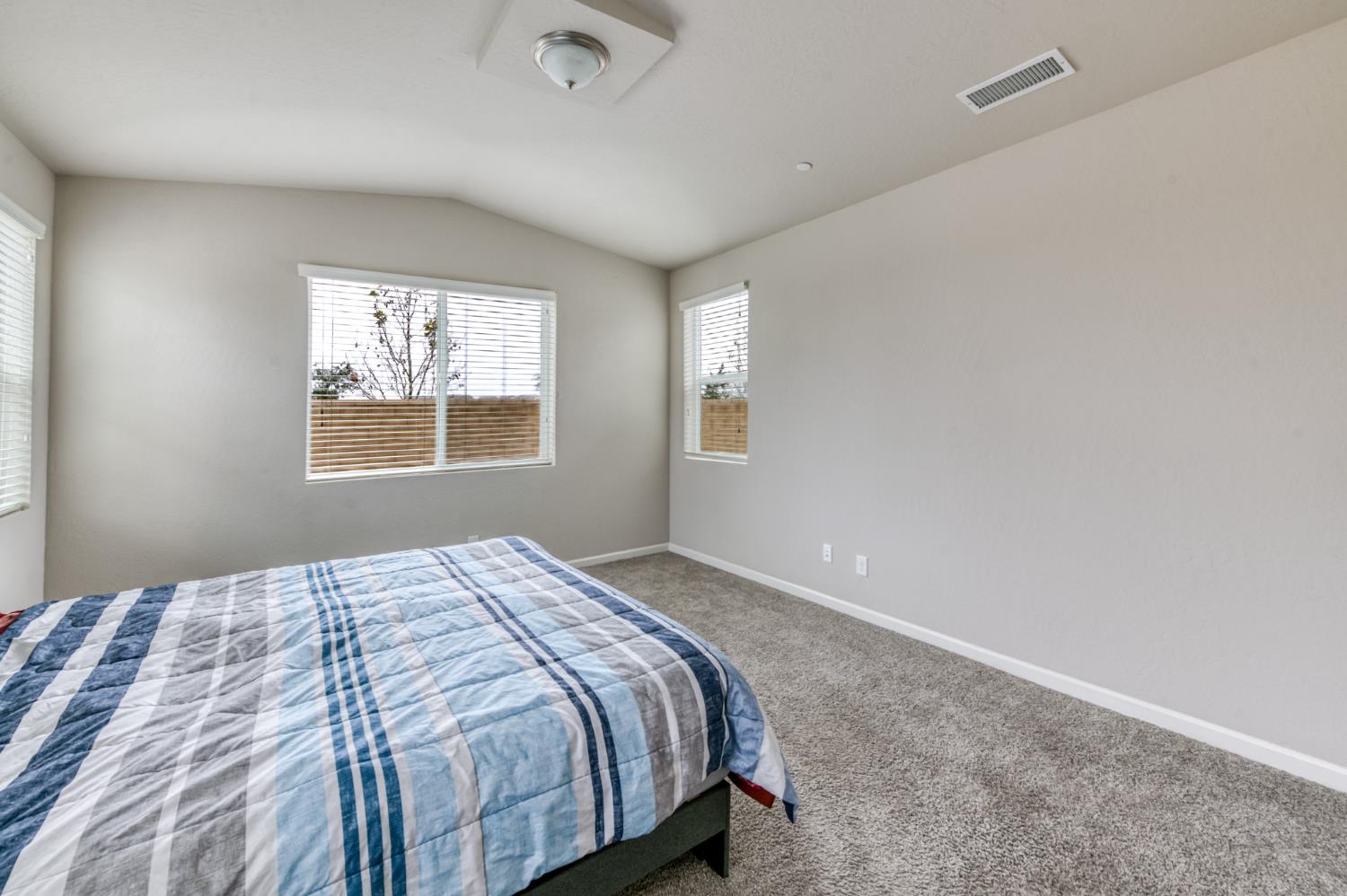 568 Atlantica Dr S, Madera, CA 93636