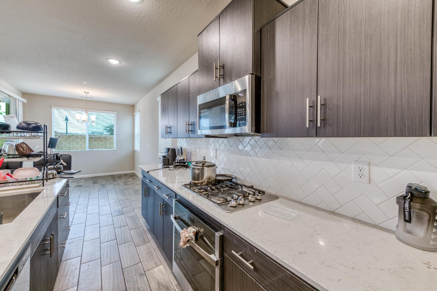 568 Atlantica Dr S, Madera, CA 93636