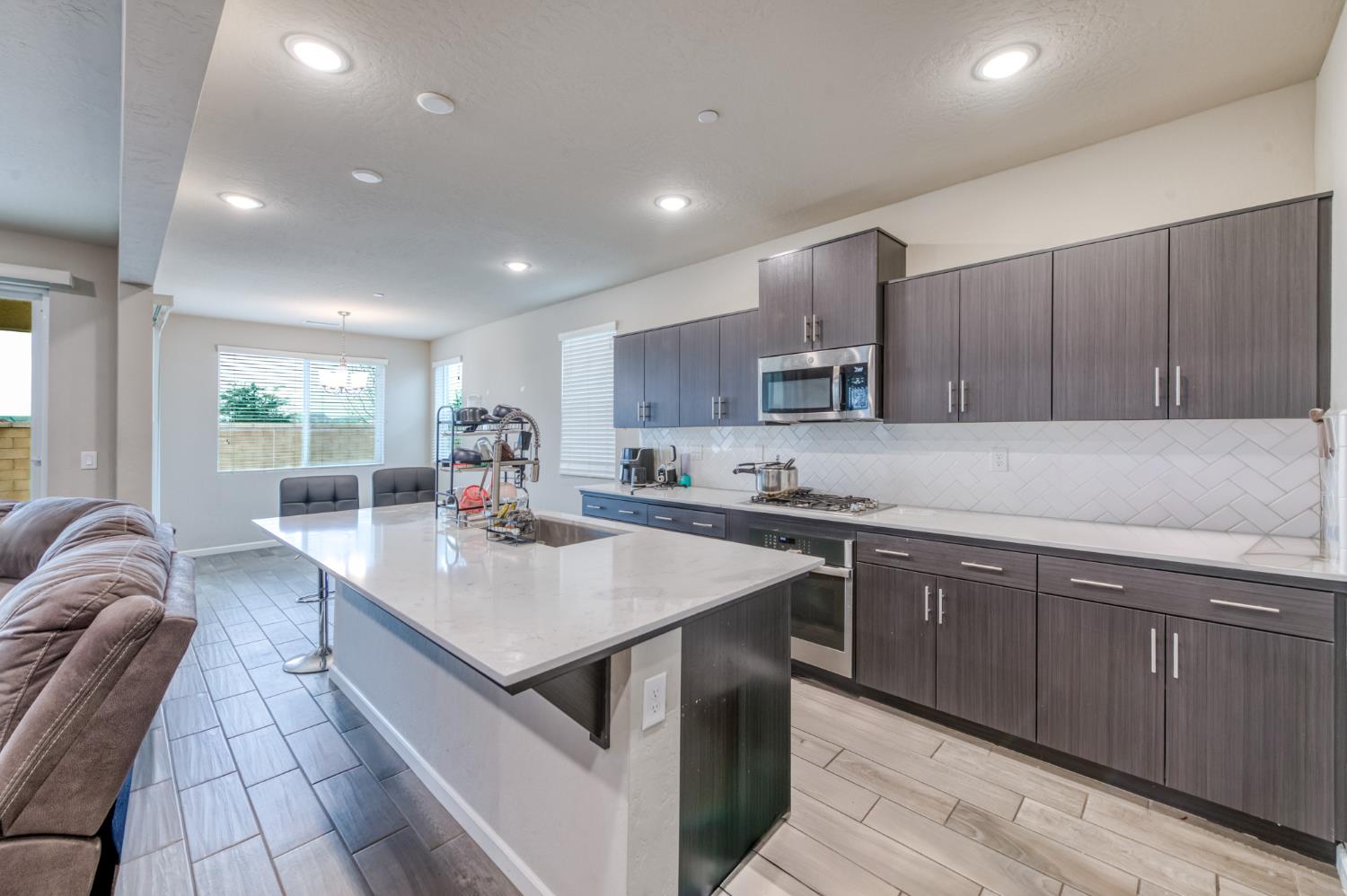 568 Atlantica Dr S, Madera, CA 93636