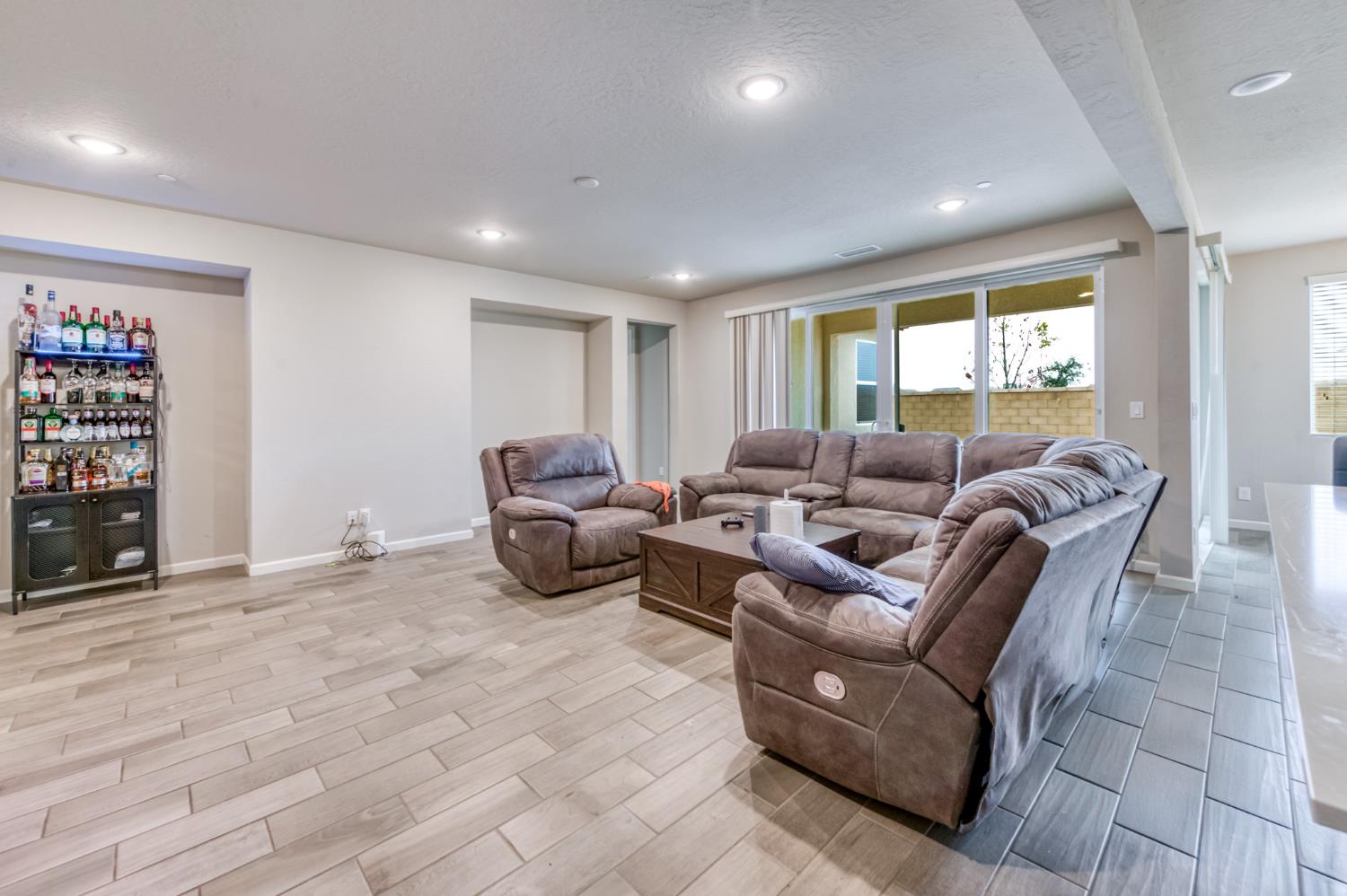 568 Atlantica Dr S, Madera, CA 93636