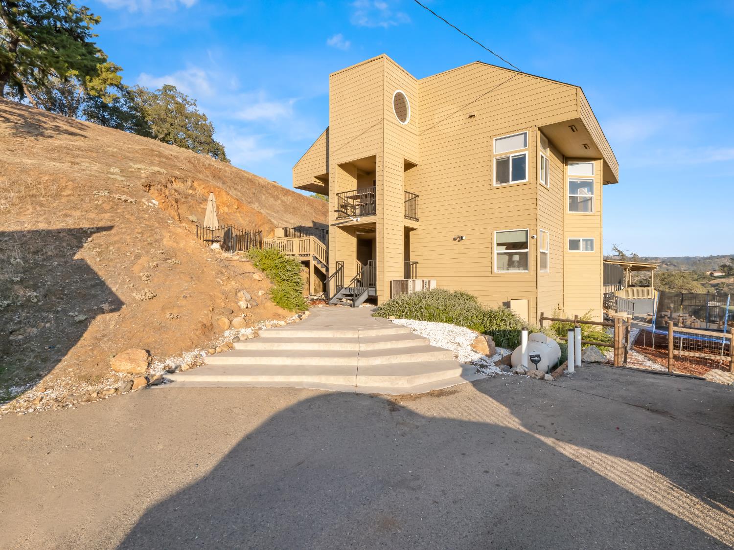 49351 Ralston Ridge, Friant, CA 93626