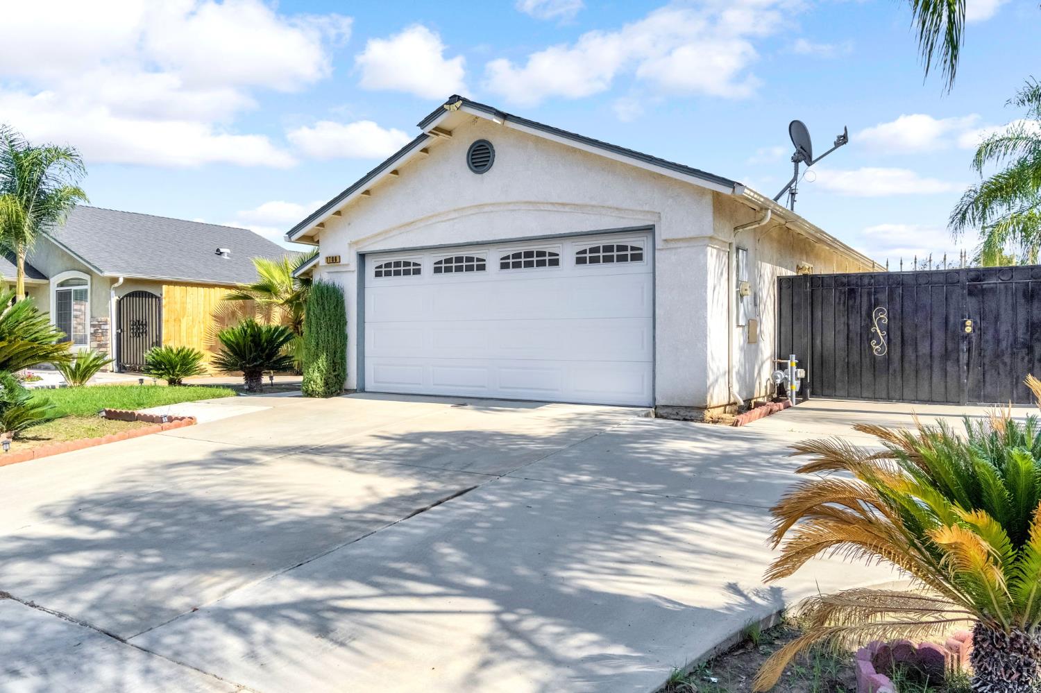 1706 Tucker Ave, Sanger, CA 93657