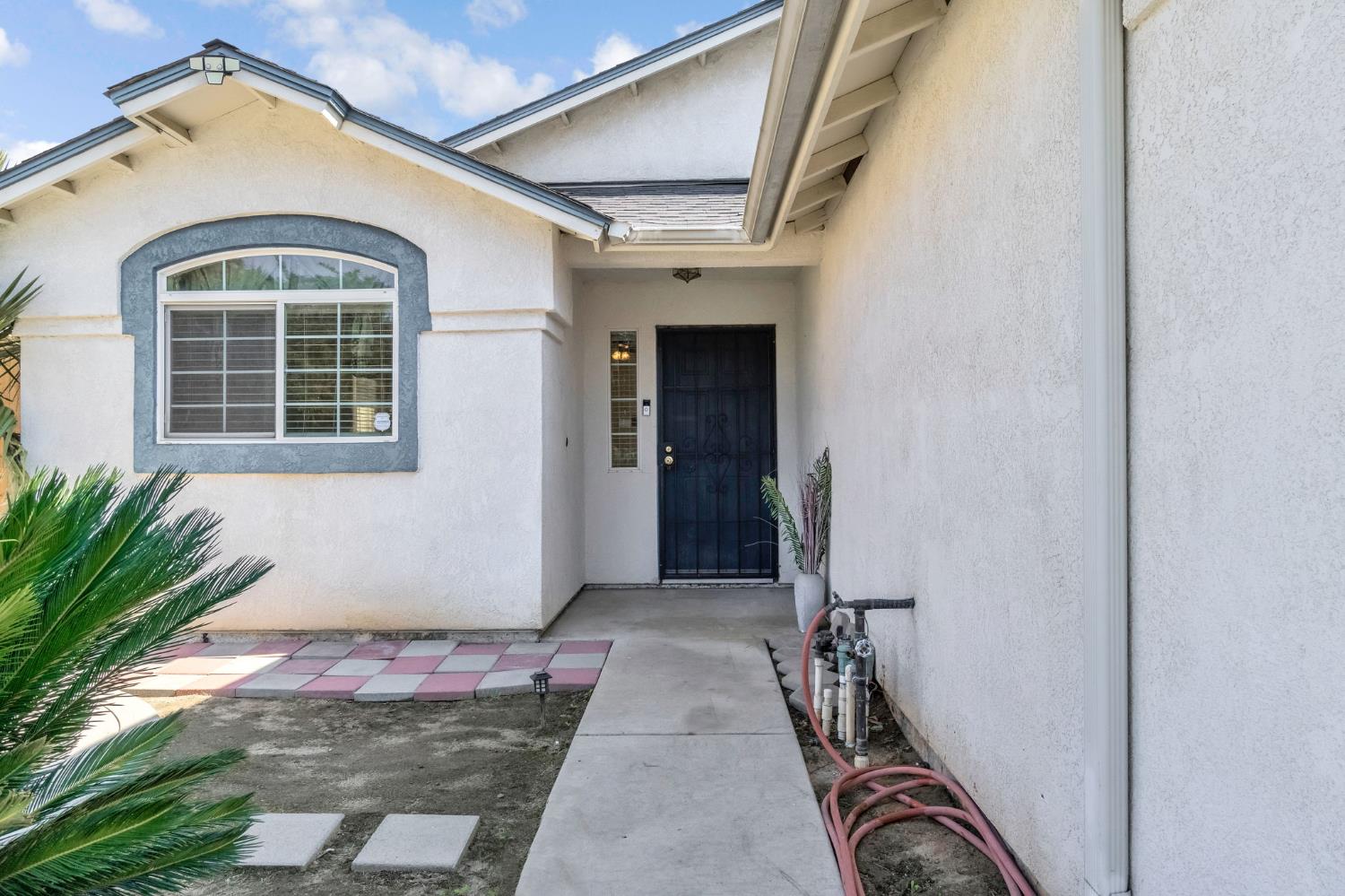 1706 Tucker Ave, Sanger, CA 93657