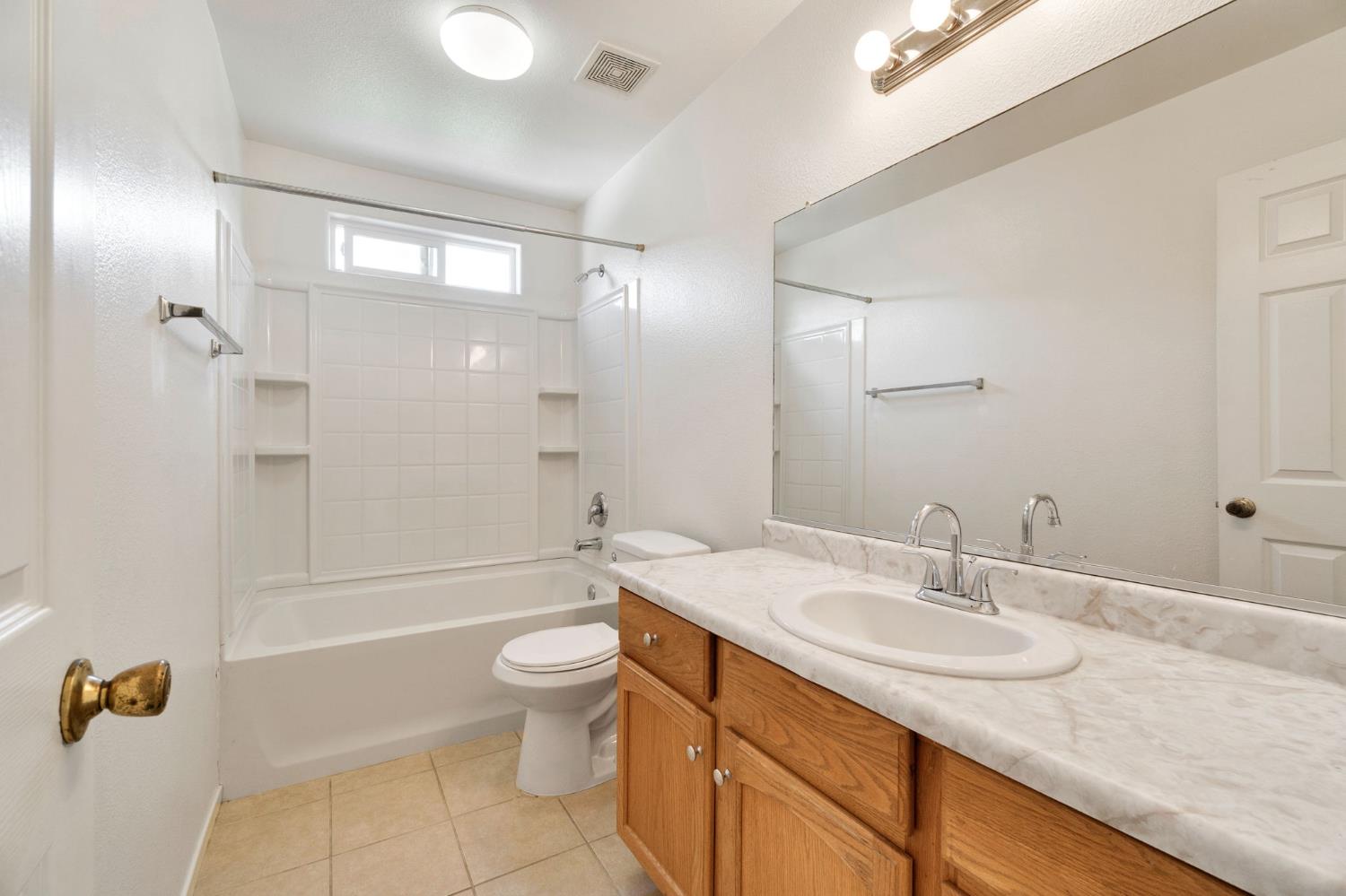 1706 Tucker Ave, Sanger, CA 93657