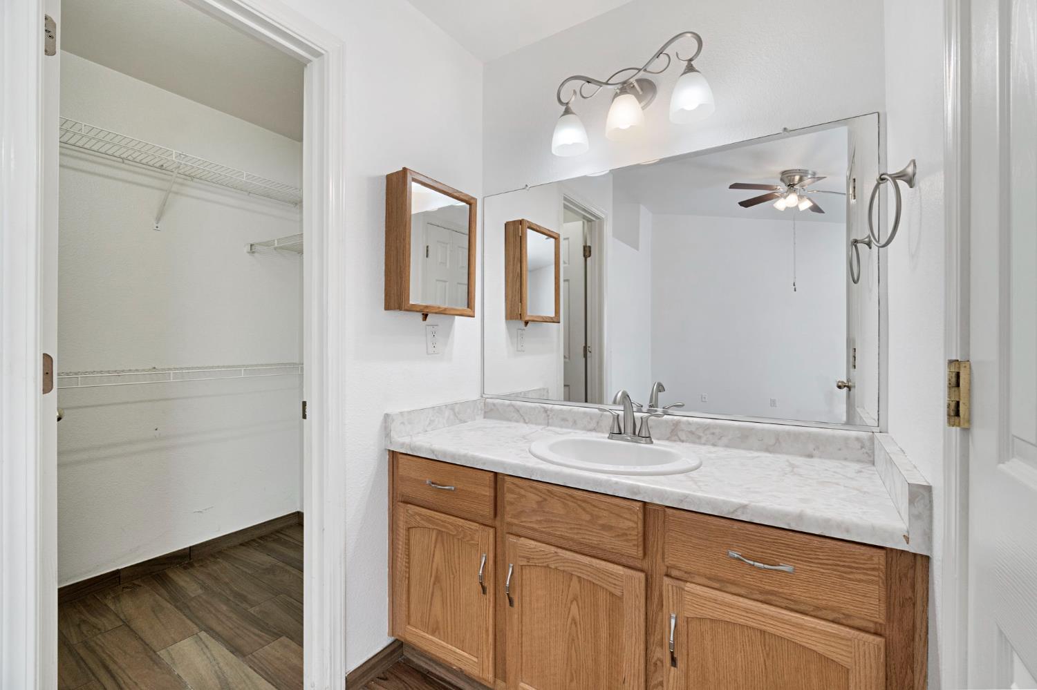 1706 Tucker Ave, Sanger, CA 93657