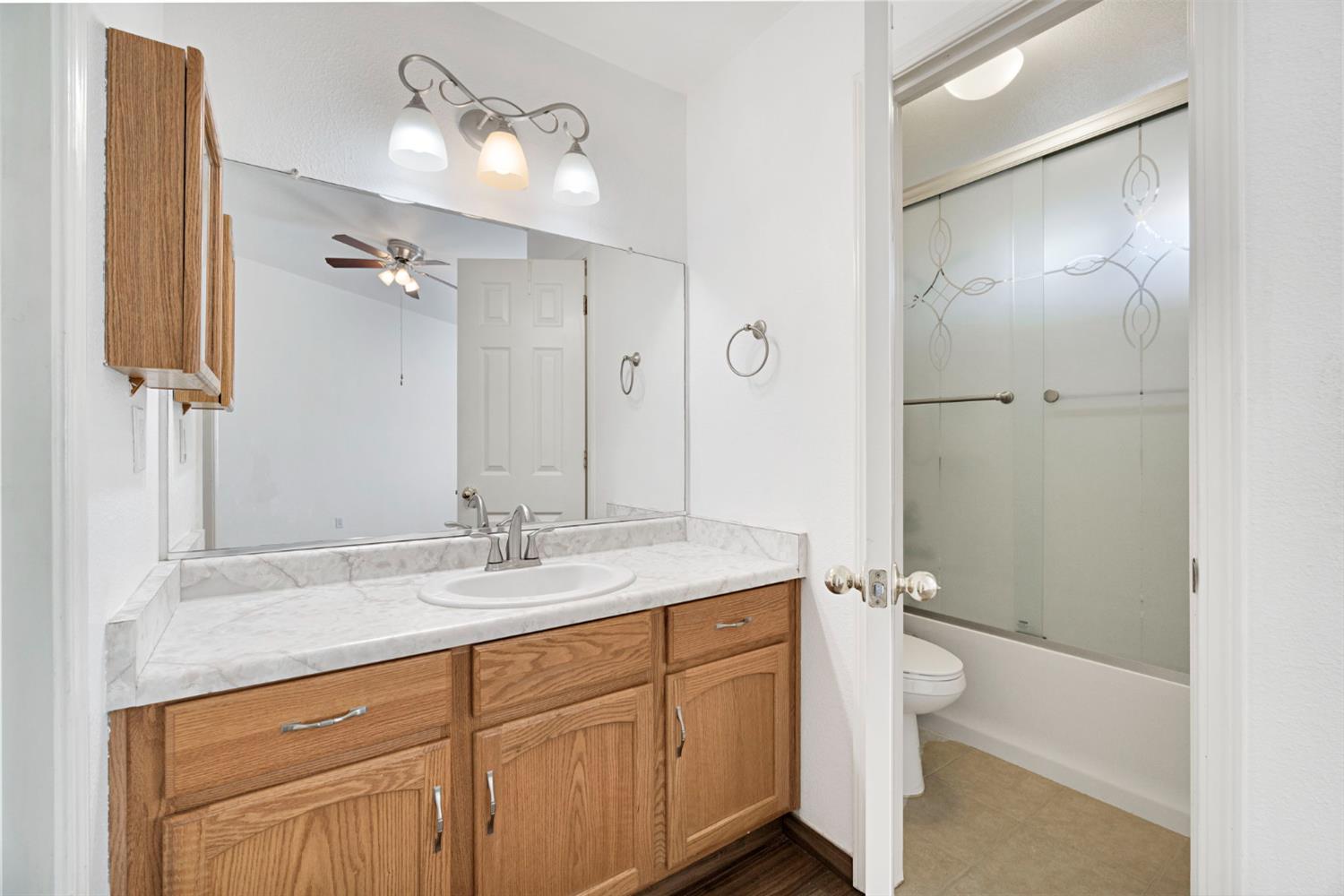 1706 Tucker Ave, Sanger, CA 93657