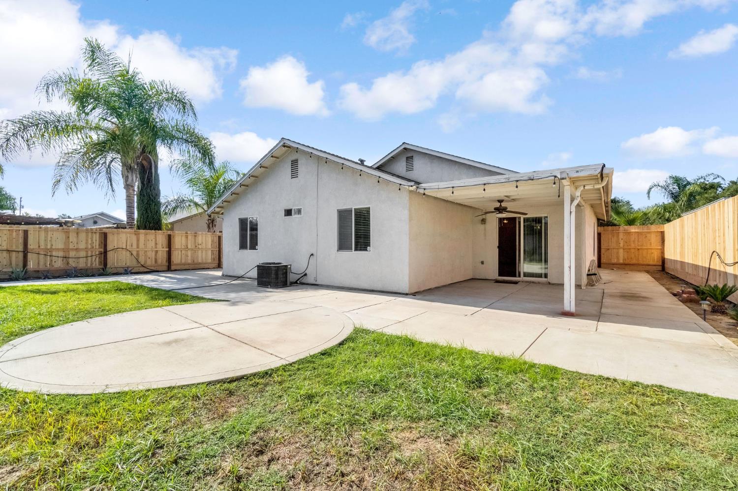 1706 Tucker Ave, Sanger, CA 93657