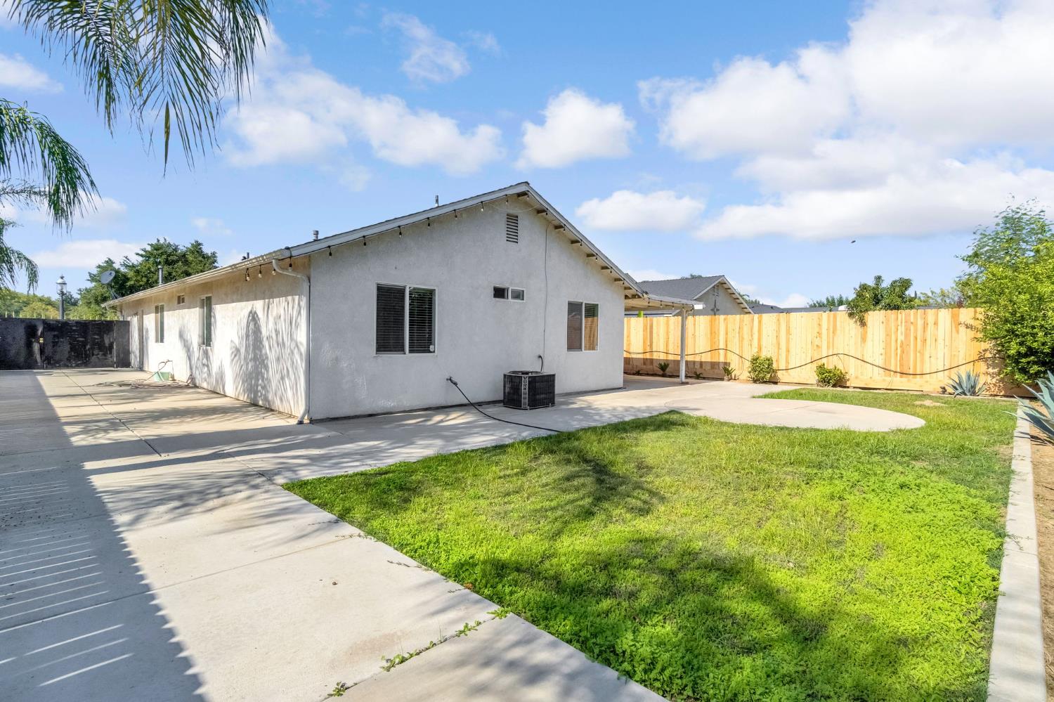 1706 Tucker Ave, Sanger, CA 93657