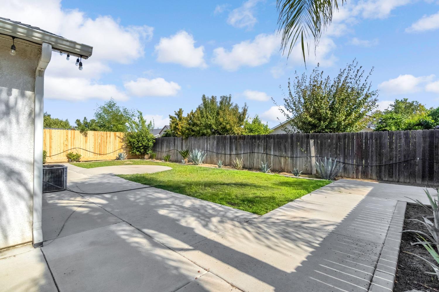 1706 Tucker Ave, Sanger, CA 93657