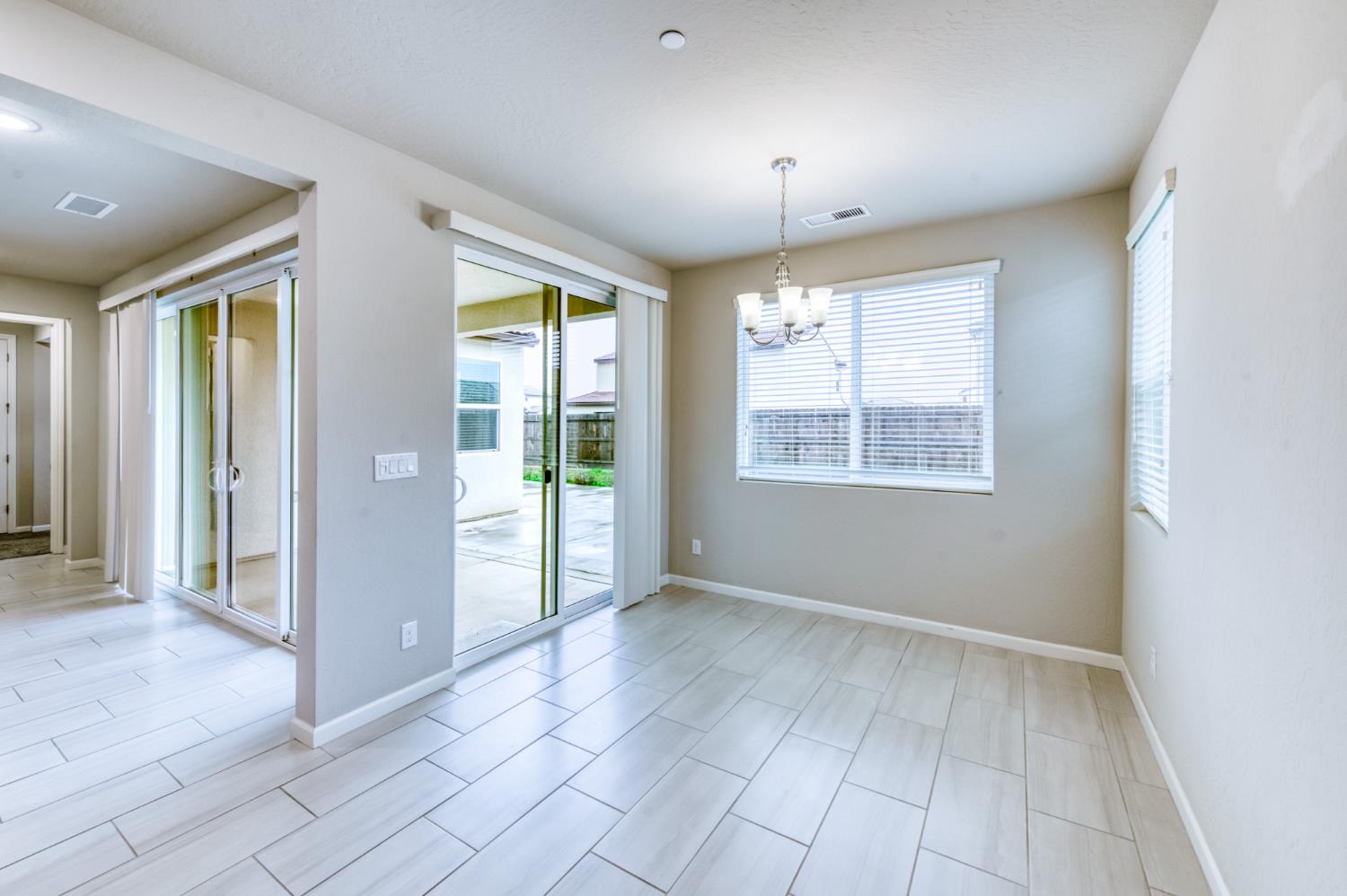 518 Traverse Dr S, Madera, CA 93636