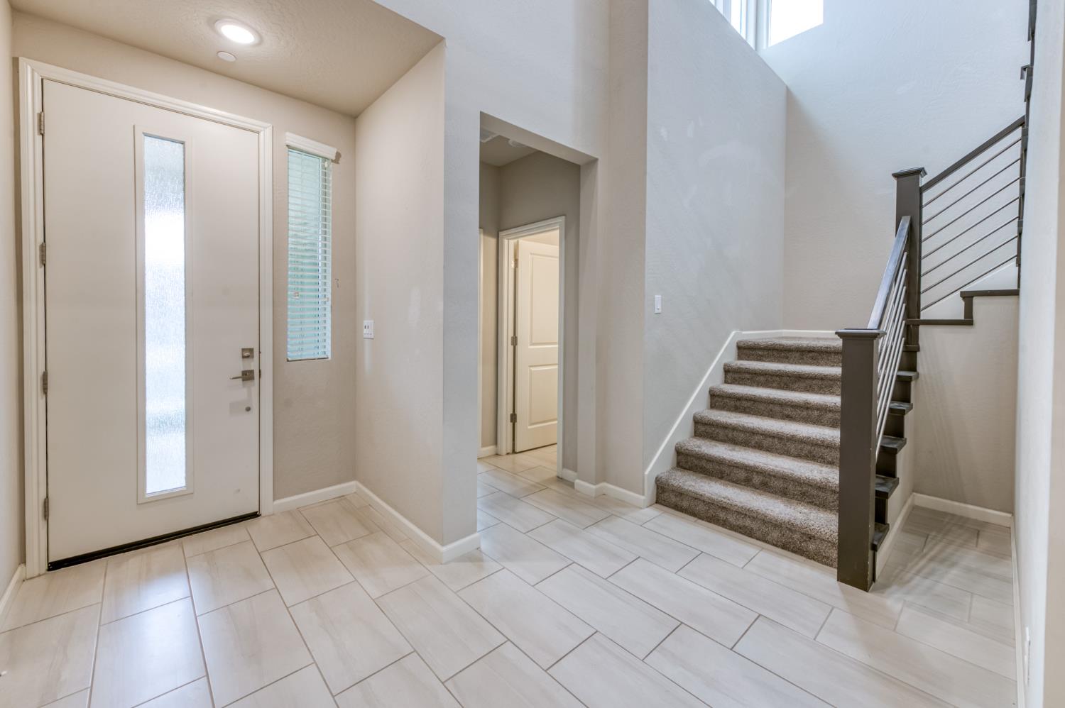 518 Traverse Dr S, Madera, CA 93636