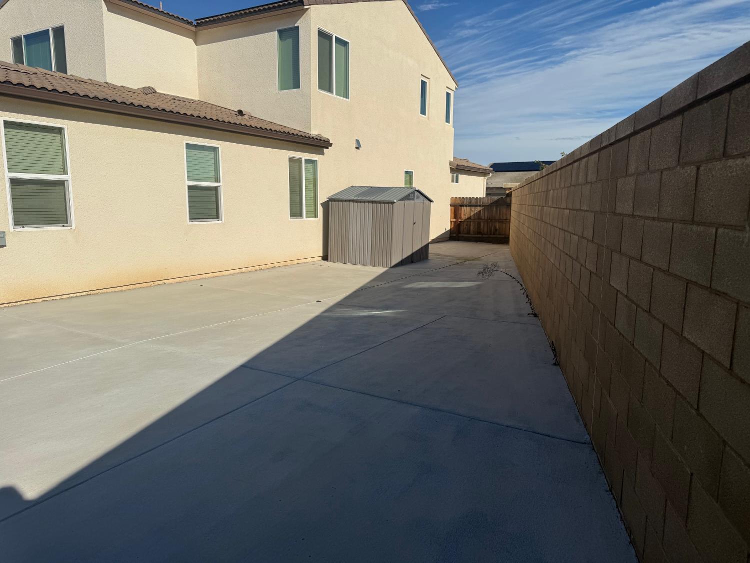 518 Traverse Dr S, Madera, CA 93636