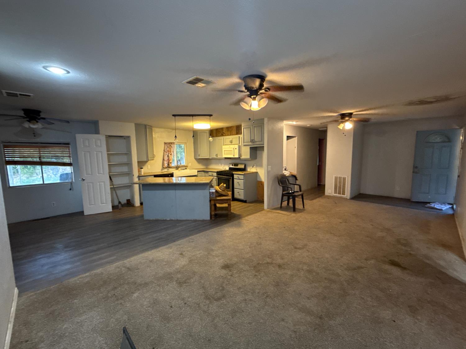 12740 E Robinson Ave, Sanger, CA 93657