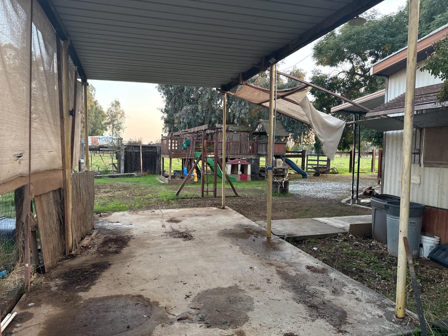 12740 E Robinson Ave, Sanger, CA 93657