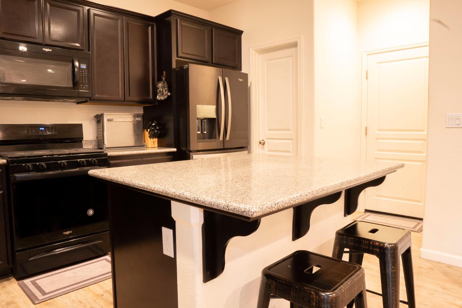 6974 E Atchison St, Fresno, CA 93727