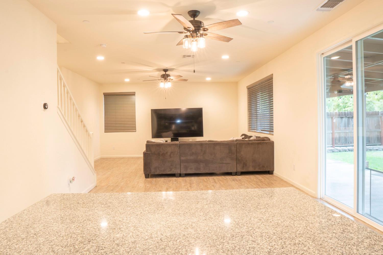 6974 E Atchison St, Fresno, CA 93727