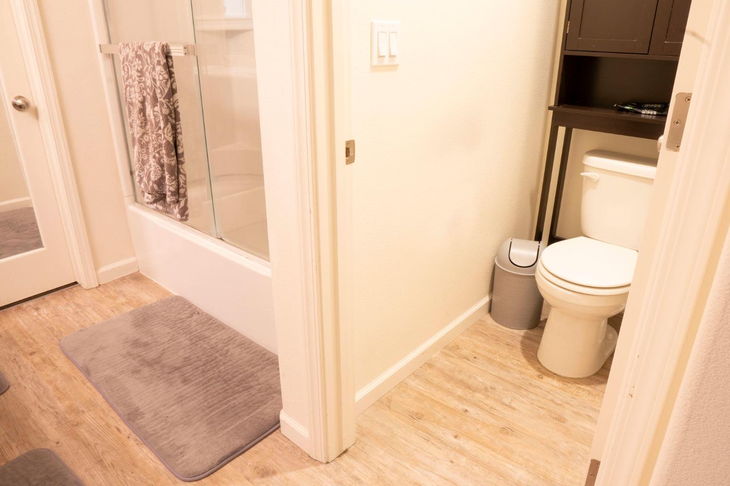 6974 E Atchison St, Fresno, CA 93727