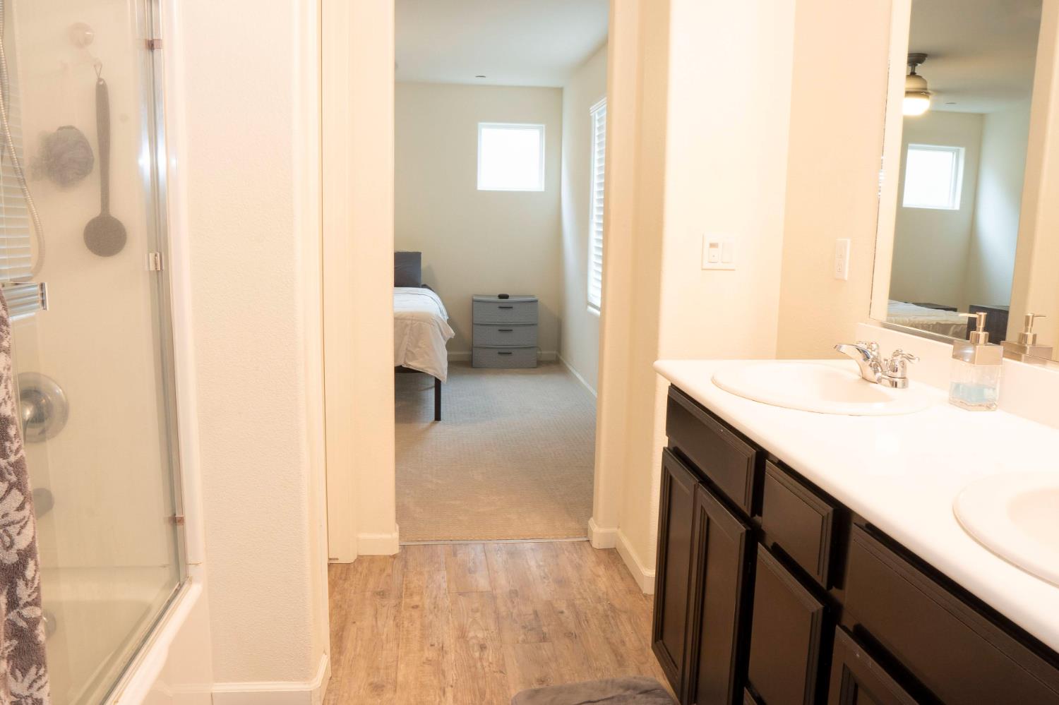 6974 E Atchison St, Fresno, CA 93727