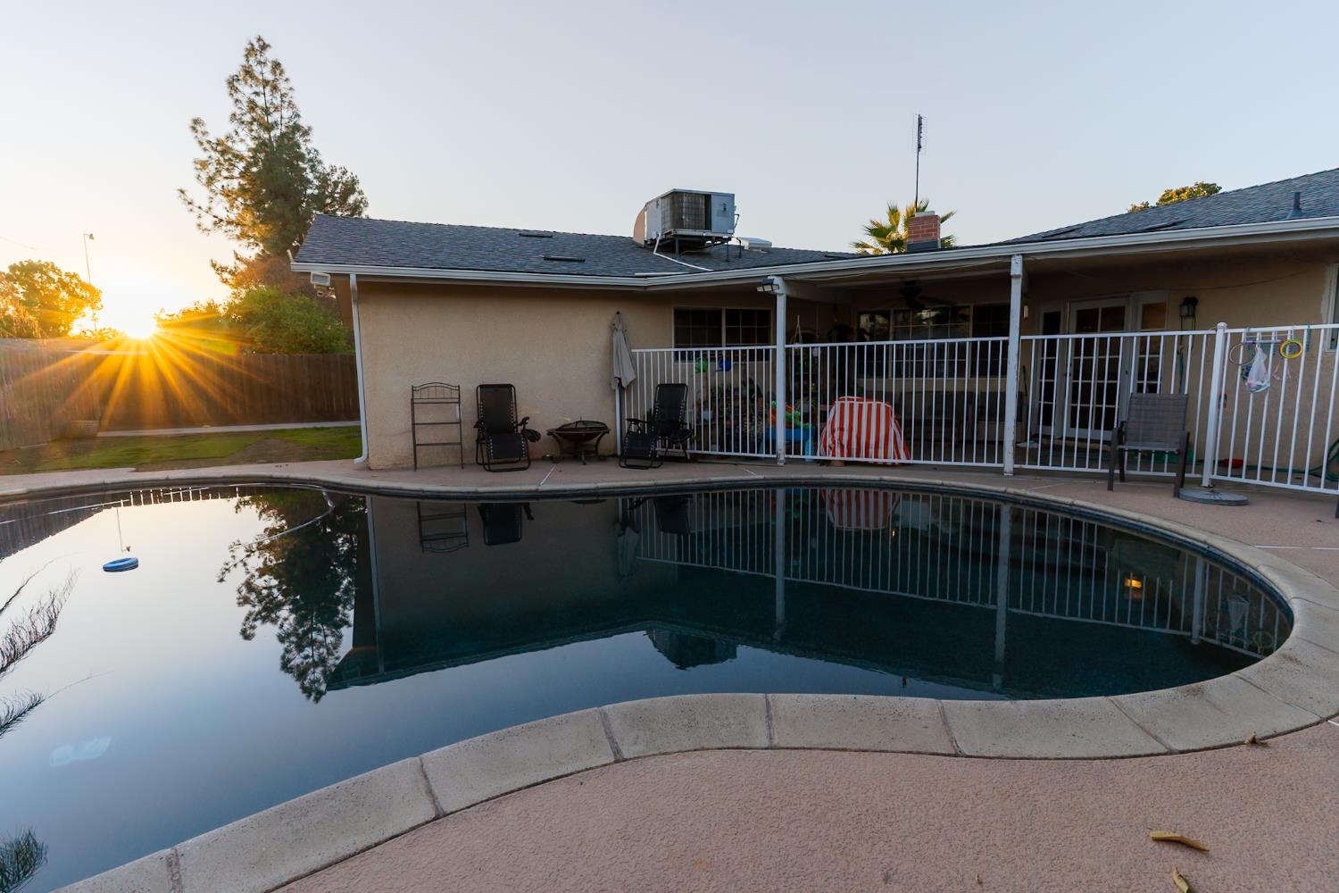 2431 W San Gabriel Ave, Fresno, CA 93705