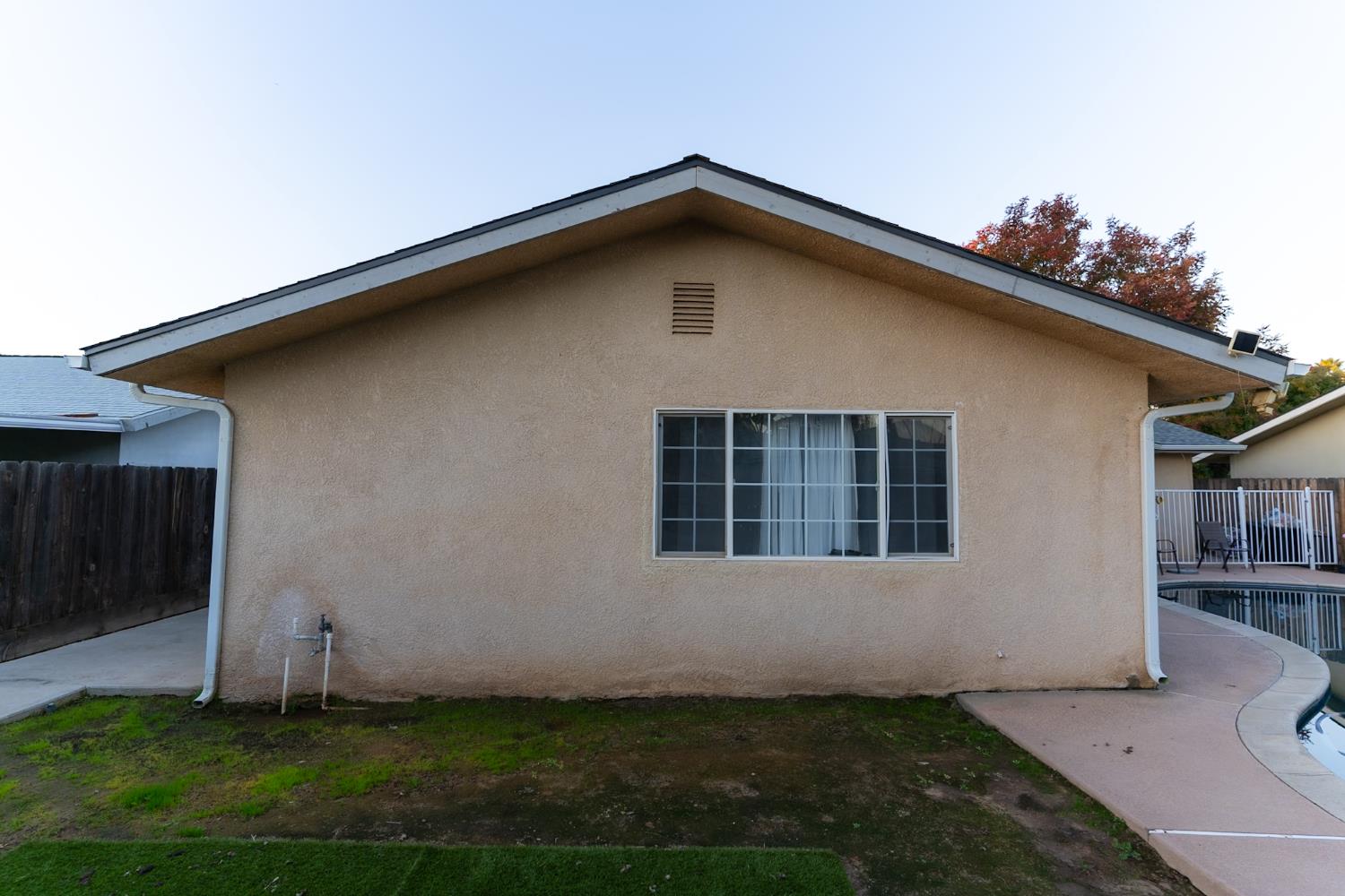2431 W San Gabriel Ave, Fresno, CA 93705