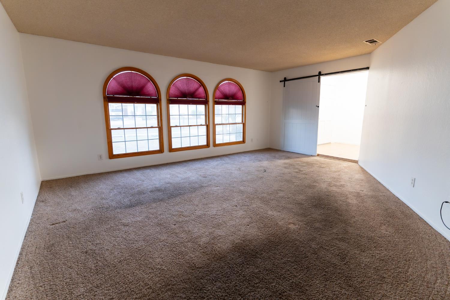 2431 W San Gabriel Ave, Fresno, CA 93705