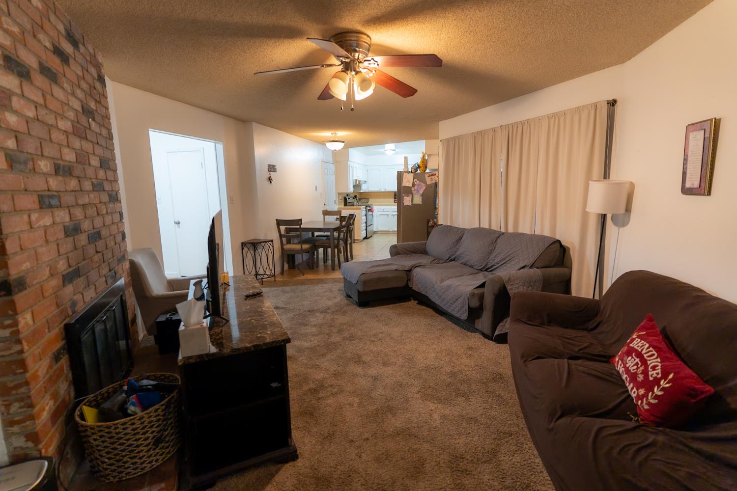 2431 W San Gabriel Ave, Fresno, CA 93705