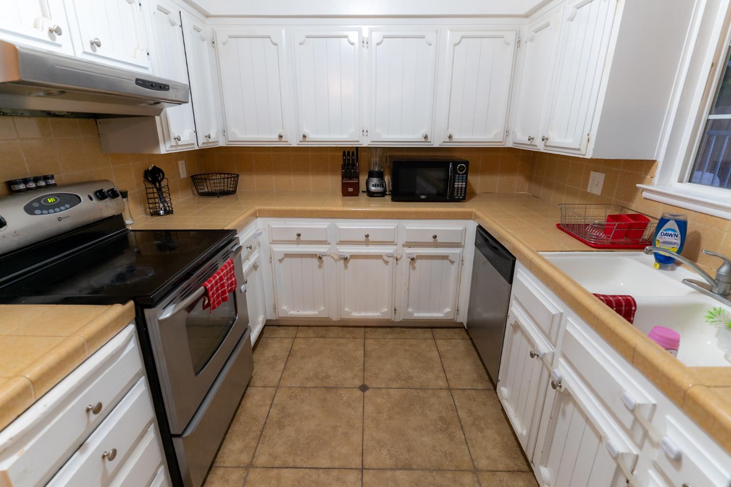 2431 W San Gabriel Ave, Fresno, CA 93705