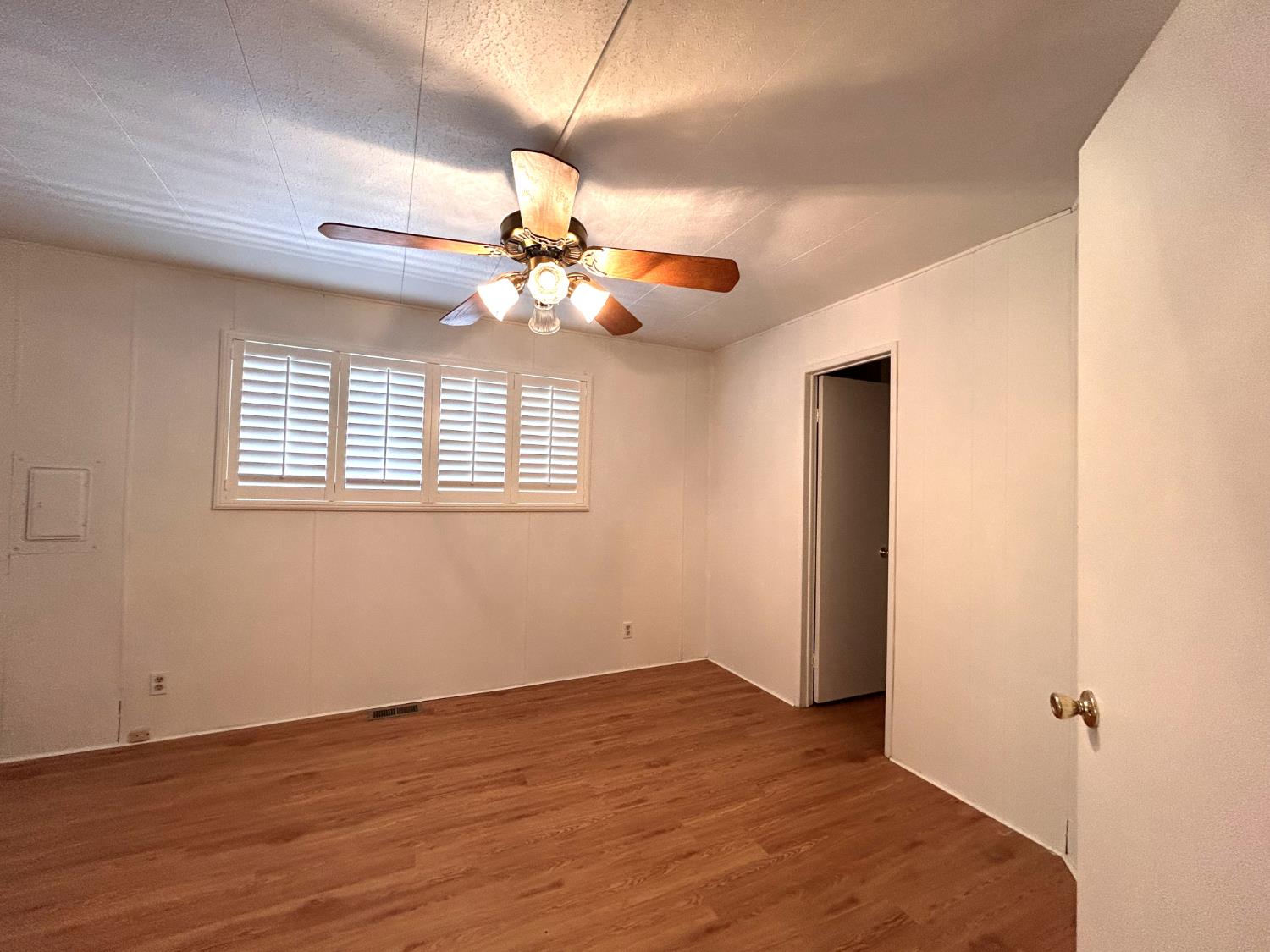 1001 Sylmar Ave #155, Clovis, CA 93612