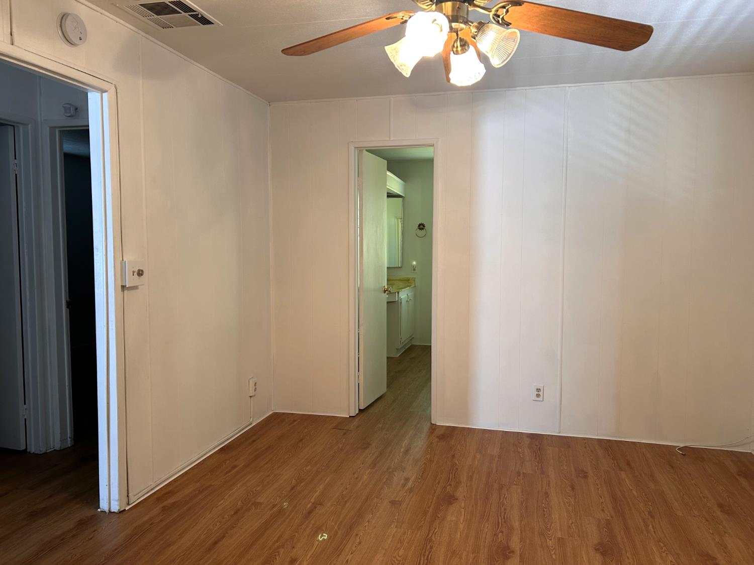 1001 Sylmar Ave #155, Clovis, CA 93612