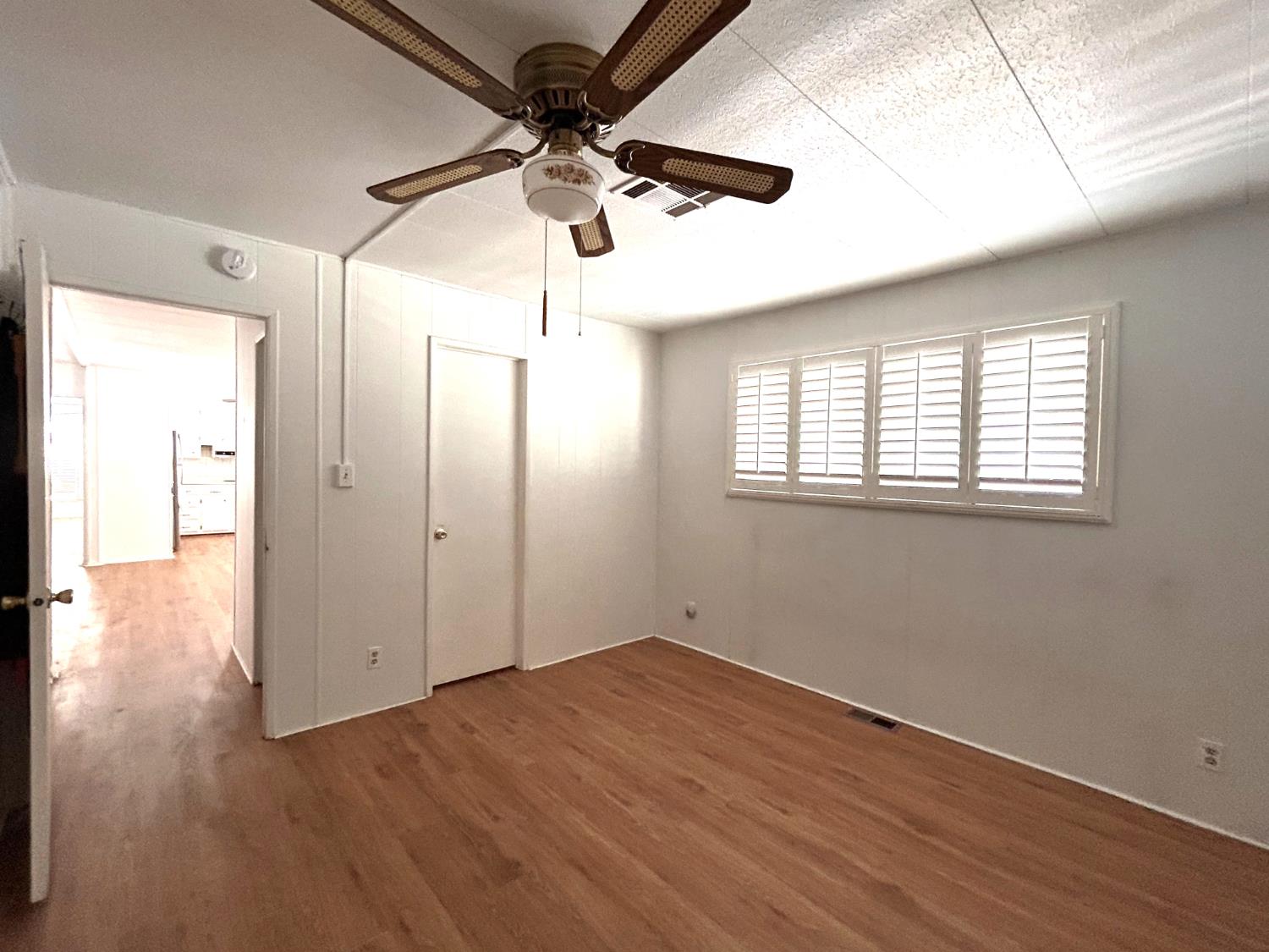 1001 Sylmar Ave #155, Clovis, CA 93612