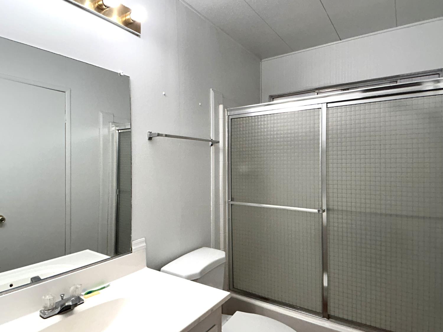 1001 Sylmar Ave #155, Clovis, CA 93612