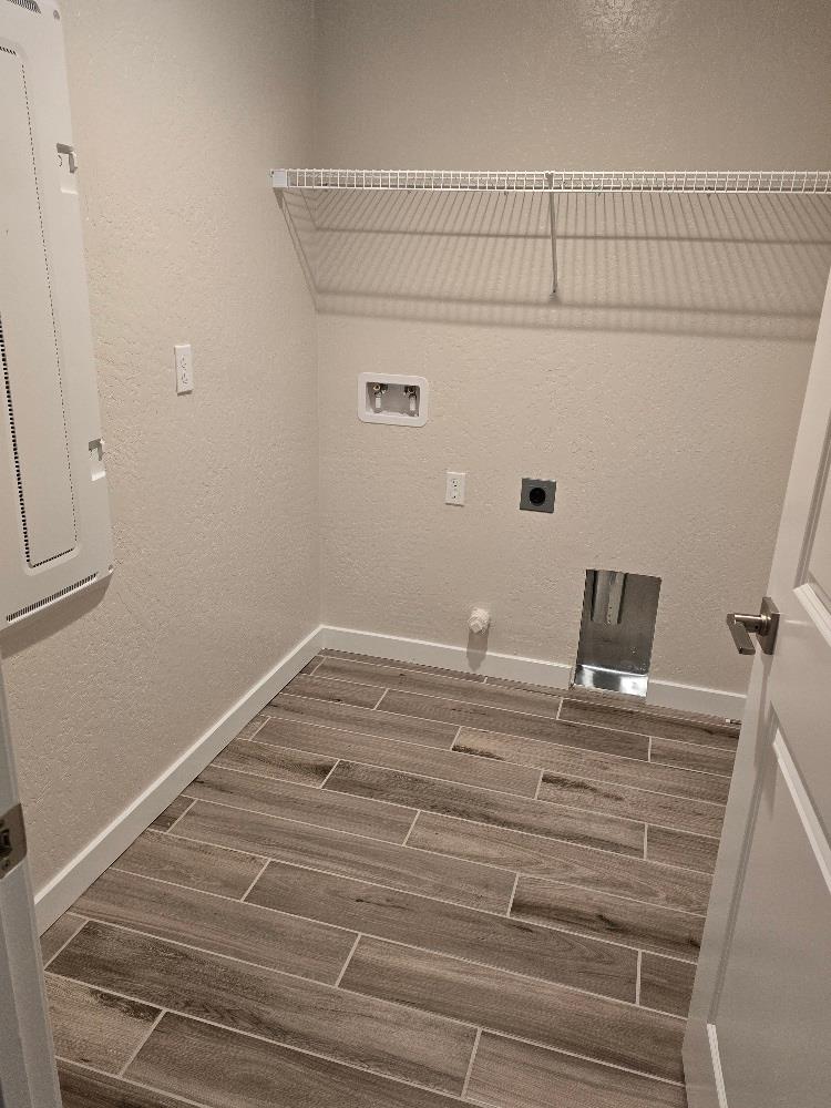 2913 E Escarpa Dr, Fresno, CA 93730