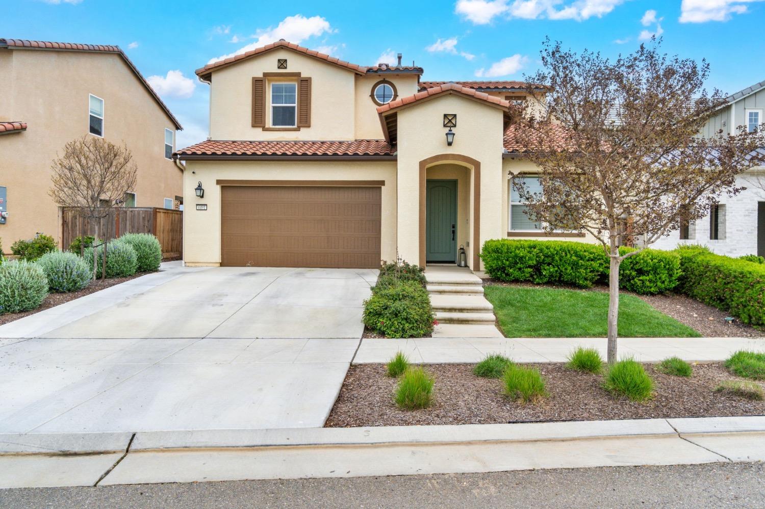 4491 Vineyard Dr, Madera, CA 93636