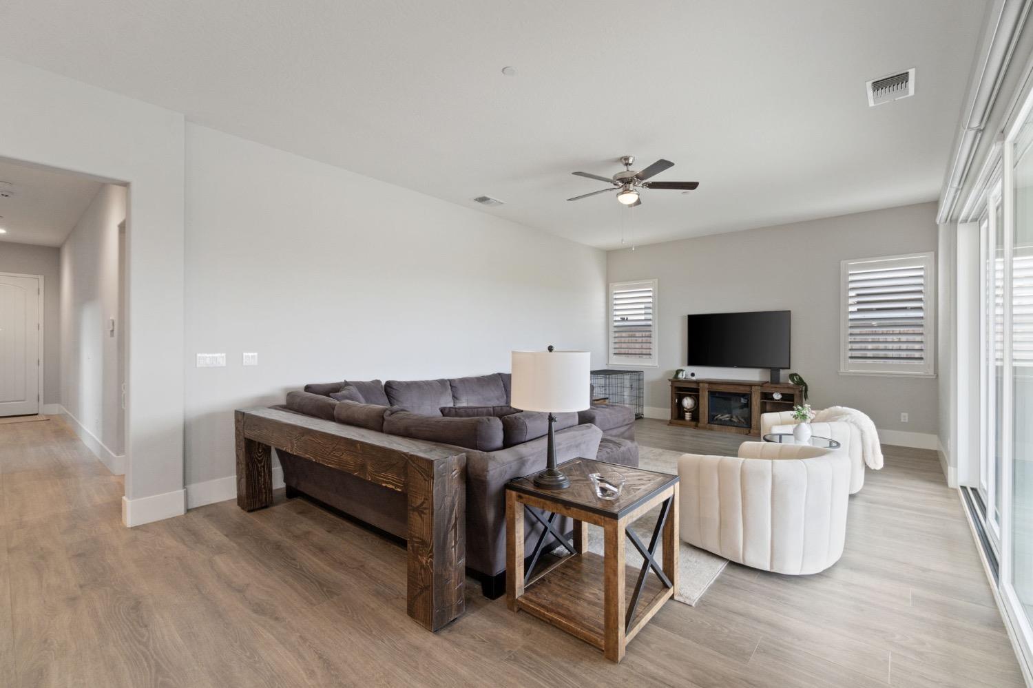 4491 Vineyard Dr, Madera, CA 93636