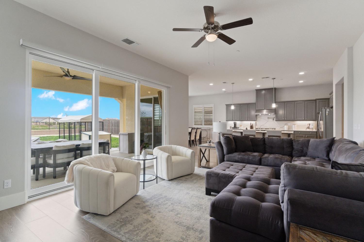 4491 Vineyard Dr, Madera, CA 93636