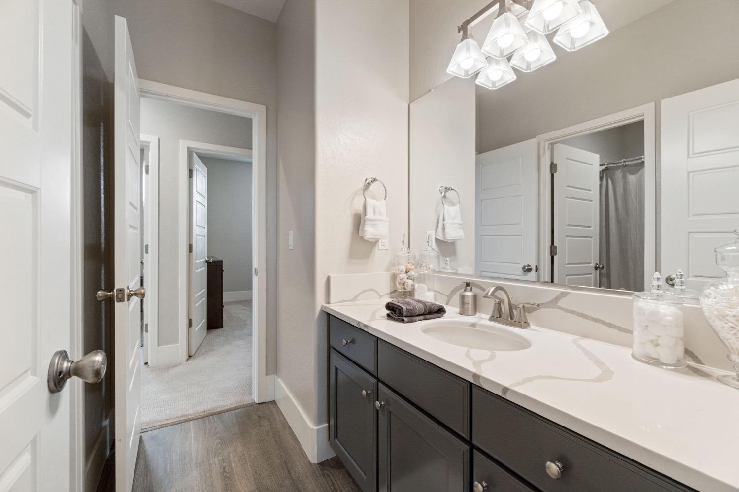 4491 Vineyard Dr, Madera, CA 93636