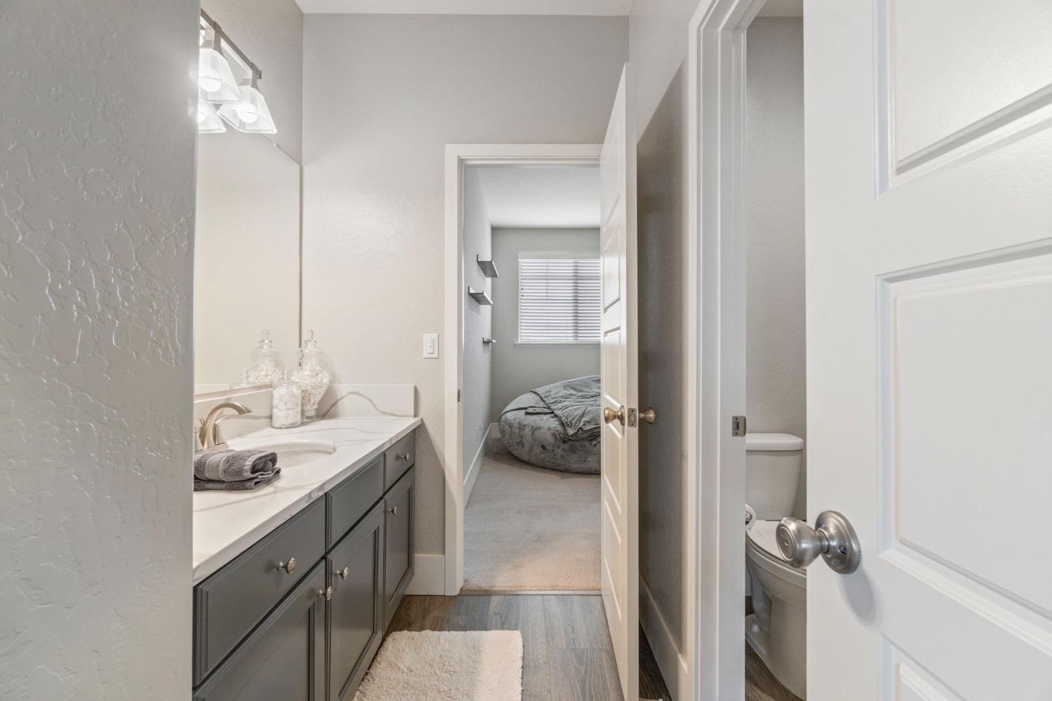 4491 Vineyard Dr, Madera, CA 93636