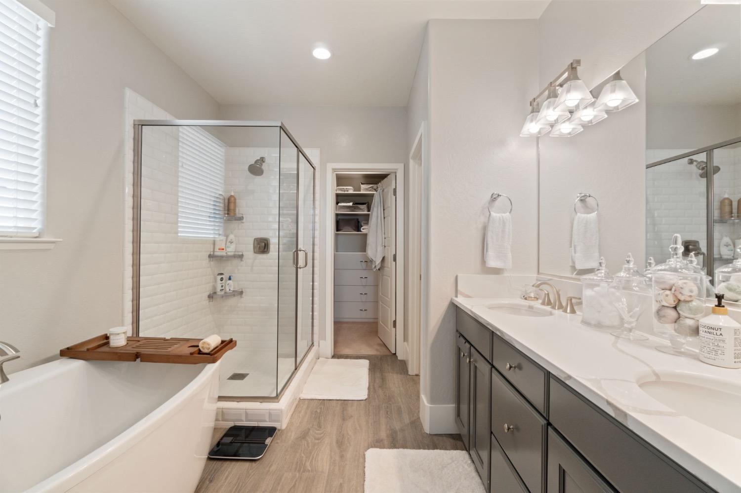 4491 Vineyard Dr, Madera, CA 93636