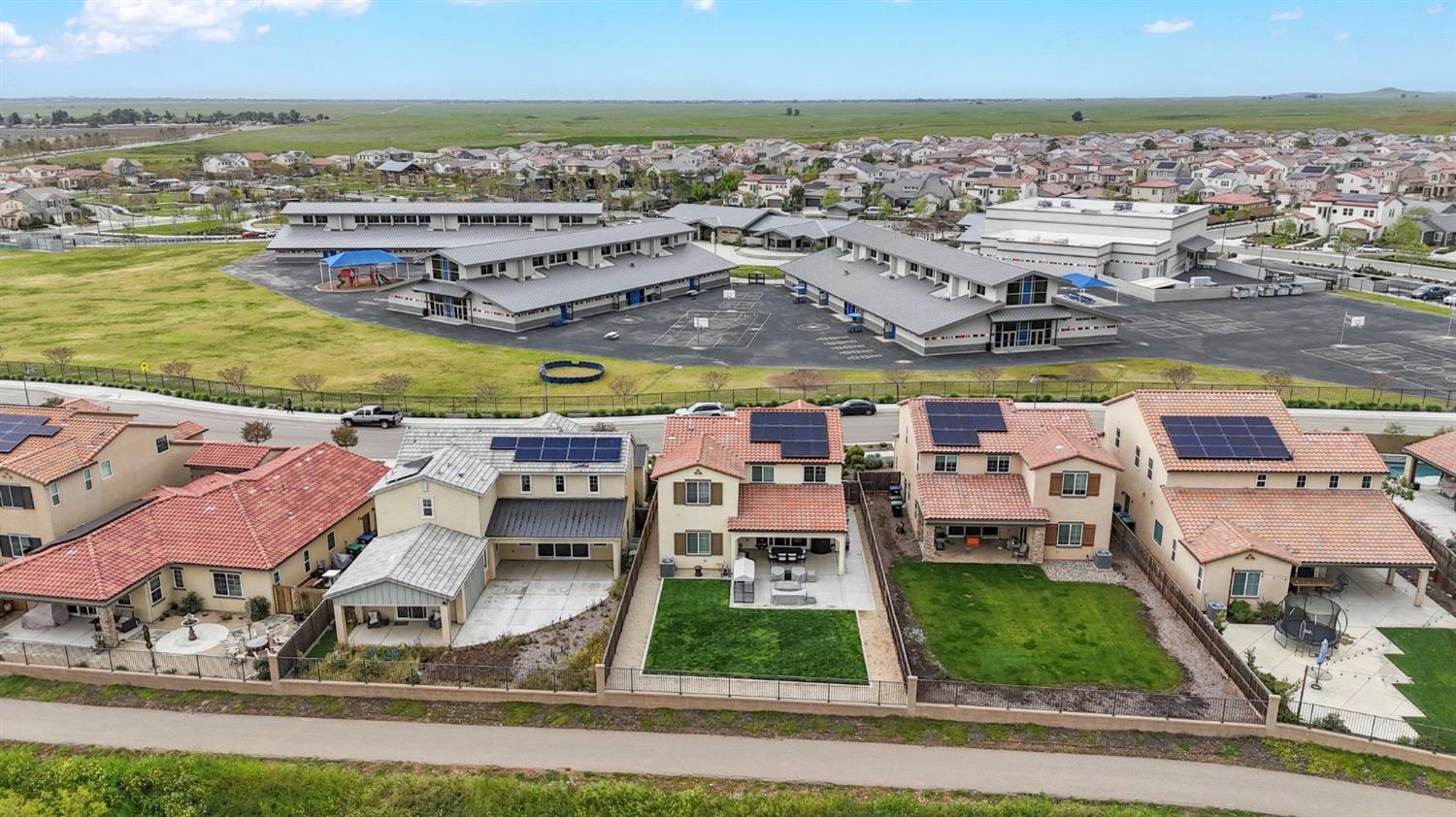 4491 Vineyard Dr, Madera, CA 93636