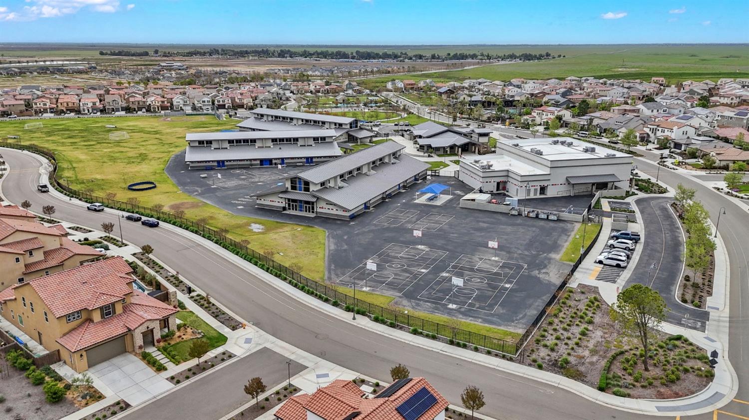 4491 Vineyard Dr, Madera, CA 93636