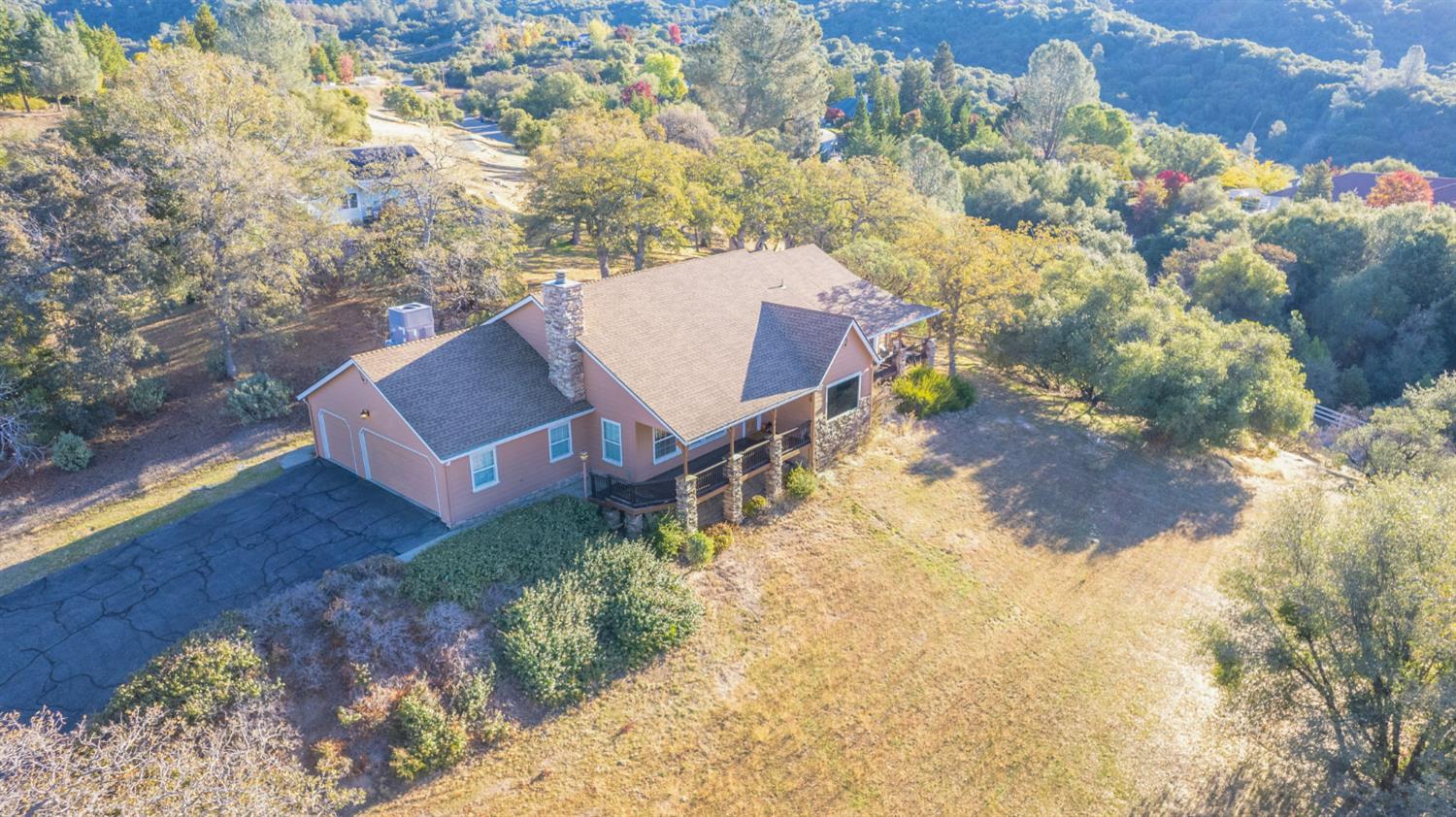 47587 Miami Highlands Dr, Oakhurst, CA 93644