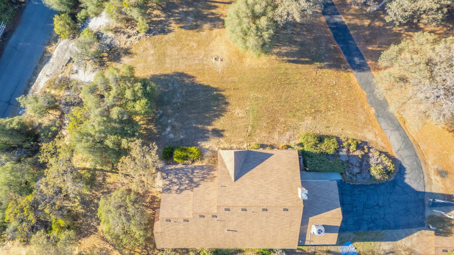 47587 Miami Highlands Dr, Oakhurst, CA 93644