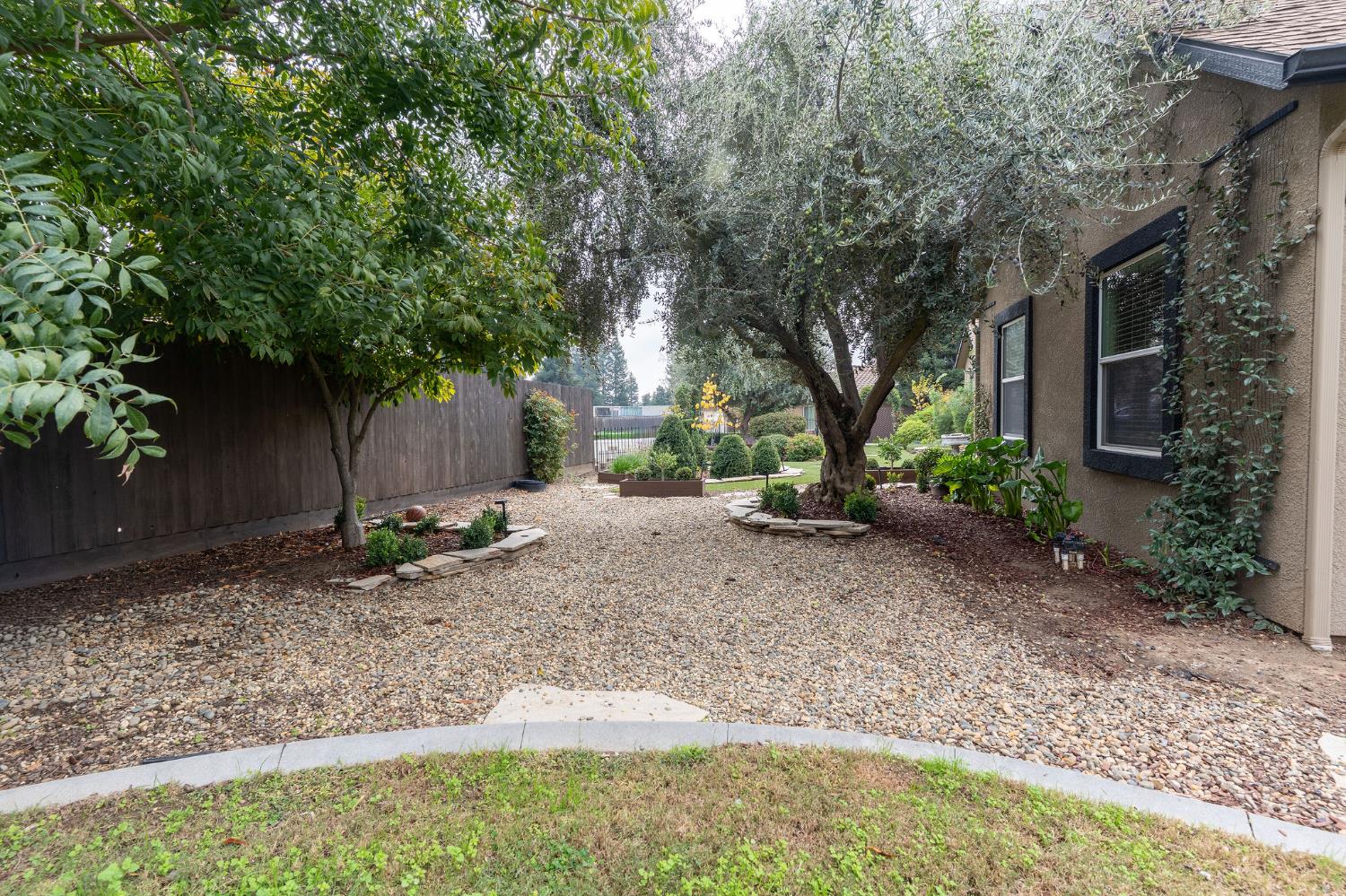 3517 Kings River Ct, Kingsburg, CA 93631