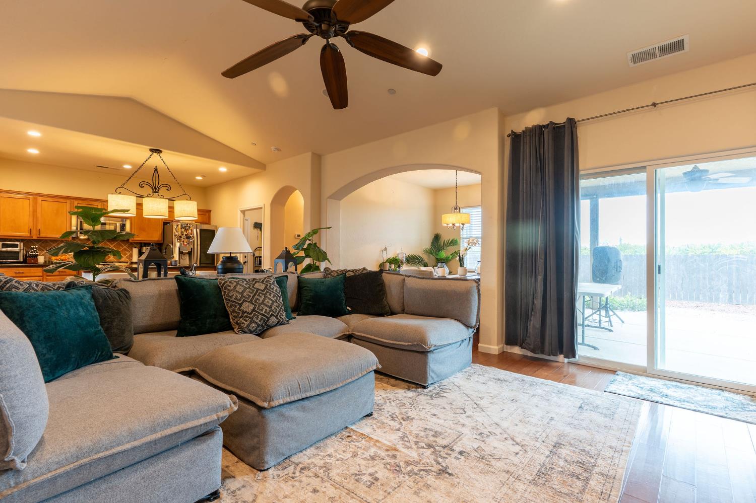 3517 Kings River Ct, Kingsburg, CA 93631